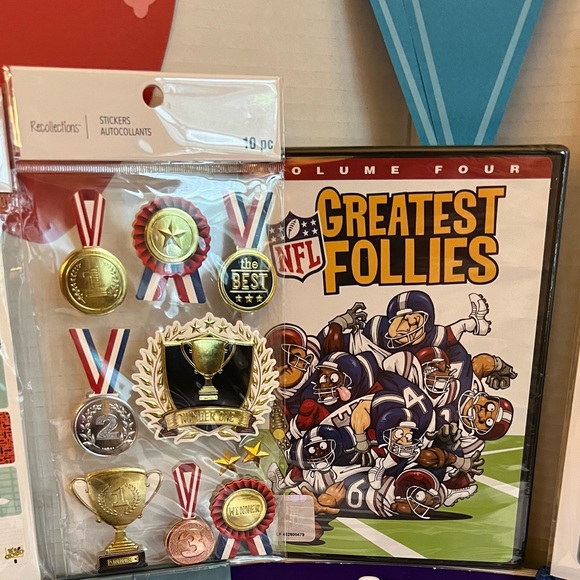 SPORTS ILLUSTRATED FOR KIDS GIFT SET - Picture 12 of 15